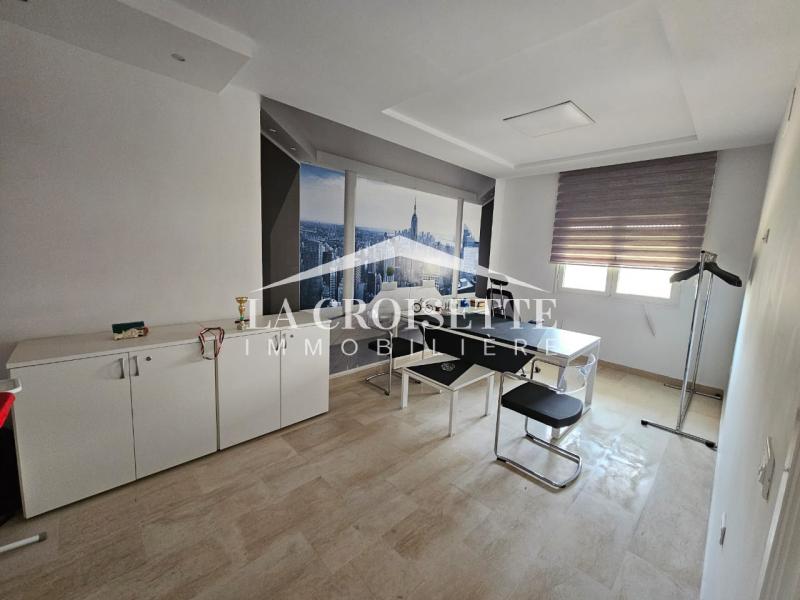 Bureau H+4 meublé à La Soukra